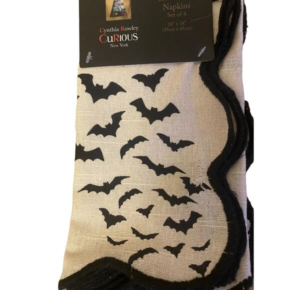 Cynthia Rowley BAT Dinner Napkins 4pc 18x18 Scalloped Edge Beige & Black New - Picture 6 of 6